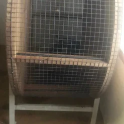 Trumformad bur/voliär